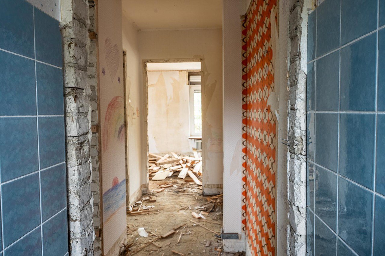 Flur nach Entrümpelung und Rückbau