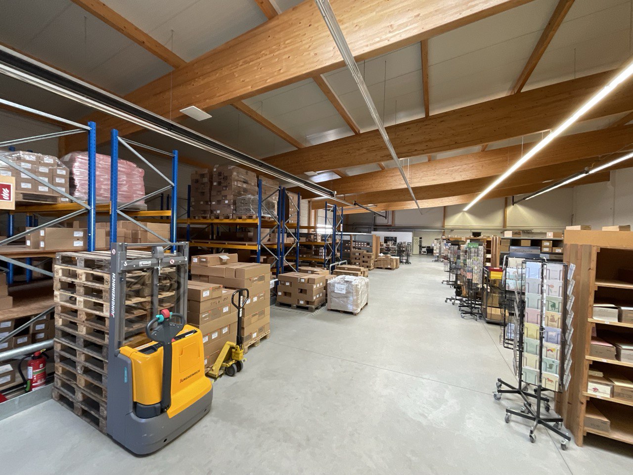 Firmenauflösung — Lagerhalle