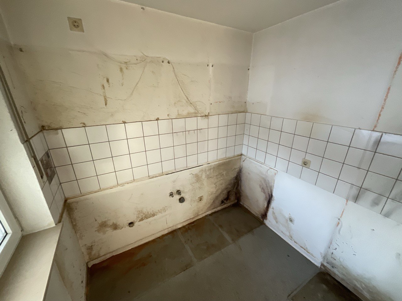 Vorher - Schimmelpilzsanierung in Gütersloh